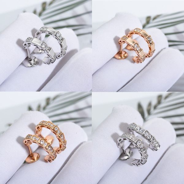 stud selling classic 925 sterling silver inlaid zircon snakebone earring s temperament fashion brand luxury jewelry 230804, Golden;silver
stud selling classic 925 sterling silver inlaid zircon snakebone earring s temperament fashion brand luxury jewelry 230804, Golden;silver