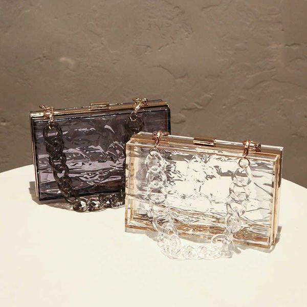 new bag 2023 acrylic dinner water ripple square chain portable ice crack women s 230804
new bag 2023 acrylic dinner water ripple square chain portable ice crack women s 230804