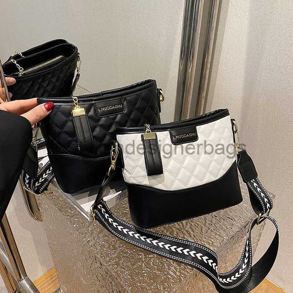 shoulder bags wang hongling grid wide shoulder strap bag for women 2023 new versatile wandering bag fashion sweet women's crossbody bag
shoulder bags wang hongling grid wide shoulder strap bag for women 2023 new versatile wandering bag fashion sweet women's crossbody bag