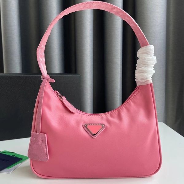 school bags one shoulder underarm nylon women's bag with small design light luxury casual versatile handbags 230804
school bags one shoulder underarm nylon women's bag with small design light luxury casual versatile handbags 230804