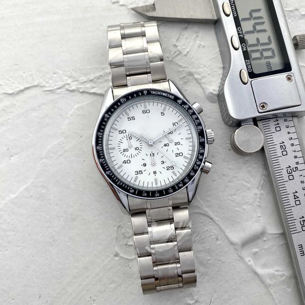 watches quartz watch's selling european brand super king quartz watch belt and steel band at the same price, Silver
watches quartz watch's selling european brand super king quartz watch belt and steel band at the same price, Silver