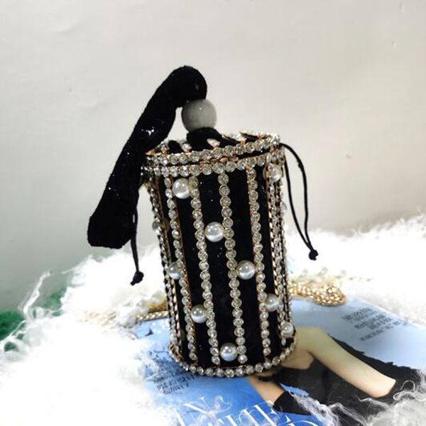 evening bags luxury diamond party evening clutch bag for women pearl designer bag hollow out purses and handbags wedding cage bag 230803
evening bags luxury diamond party evening clutch bag for women pearl designer bag hollow out purses and handbags wedding cage bag 230803