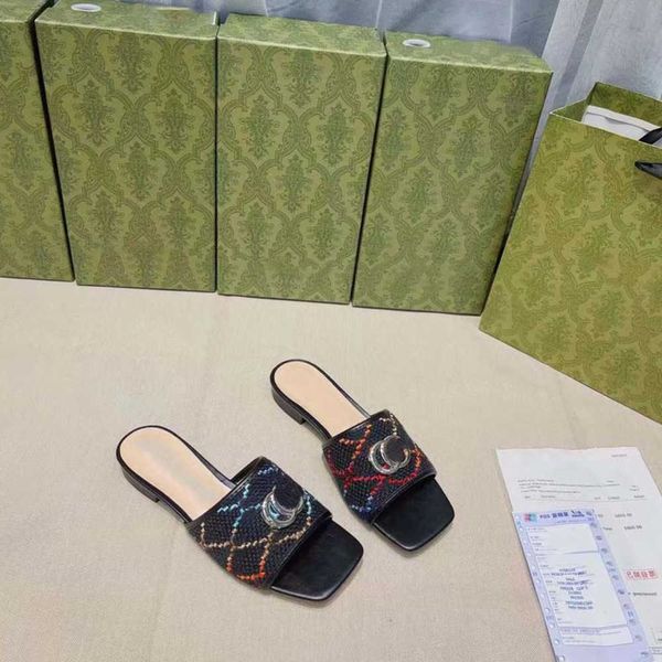 sandals slipper foam runners bags designer women rubber patent leather it is a kind of shoes that can be matched with clothes at will 34-41, Black
sandals slipper foam runners bags designer women rubber patent leather it is a kind of shoes that can be matched with clothes at will 34-41, Black