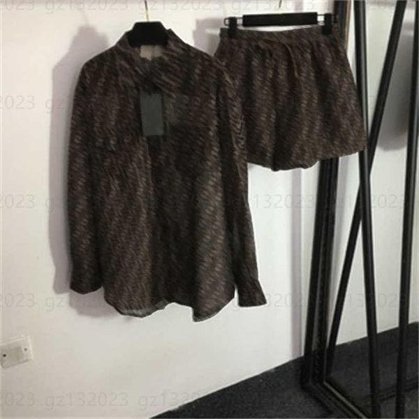 summer women tracksuit two piece set old flower double f letter printed lapel long sleeve shirt casual shorts lady sport casual suit, White
summer women tracksuit two piece set old flower double f letter printed lapel long sleeve shirt casual shorts lady sport casual suit, White