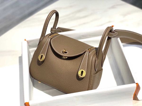 9a original edition h ermes lindis's bags online shop luxury wax line lindi bag doctor's mini handbag full manual with real logo
9a original edition h ermes lindis's bags online shop luxury wax line lindi bag doctor's mini handbag full manual with real logo