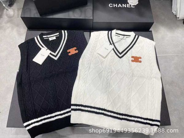 women's t-shirt designer cejia 23's new early autumn niche design with lettering embellishments for academic style knitted vest la, White
women's t-shirt designer cejia 23's new early autumn niche design with lettering embellishments for academic style knitted vest la, White