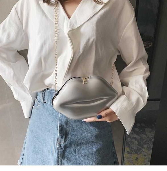 evening bags 2023 new personalized lip versatile women s bag chic chain one shoulder crossbody korean mini girls small 230804
evening bags 2023 new personalized lip versatile women s bag chic chain one shoulder crossbody korean mini girls small 230804