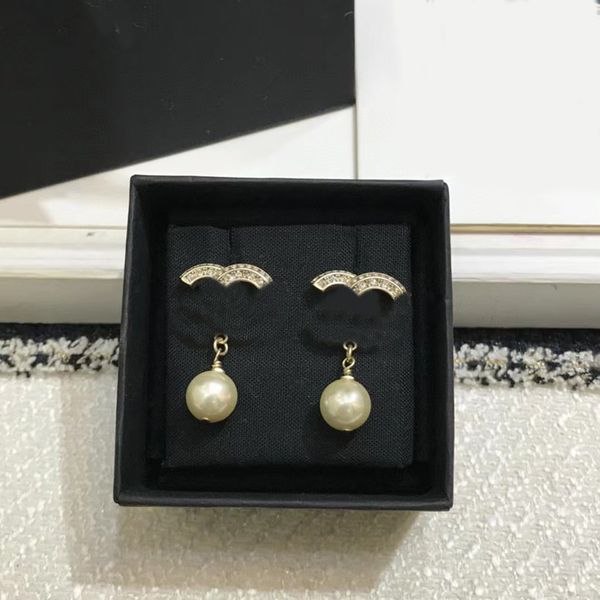 designer earrings luxury letter ear stud women crystal pearl geometric earring for wedding party jewerlry accessories, Golden;silver
designer earrings luxury letter ear stud women crystal pearl geometric earring for wedding party jewerlry accessories, Golden;silver