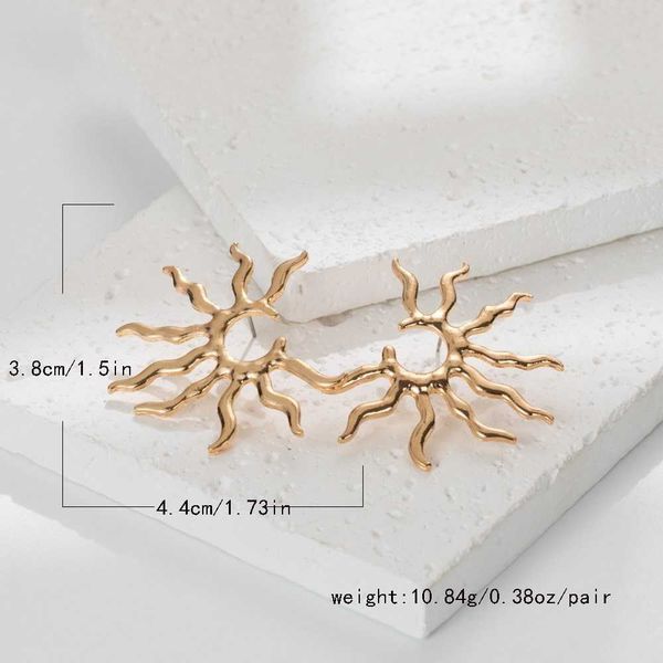 charm exaggerated sun stud earrings for women 2023 new ladies ear pendant stud earrings wholesale direct r230804, Golden
charm exaggerated sun stud earrings for women 2023 new ladies ear pendant stud earrings wholesale direct r230804, Golden