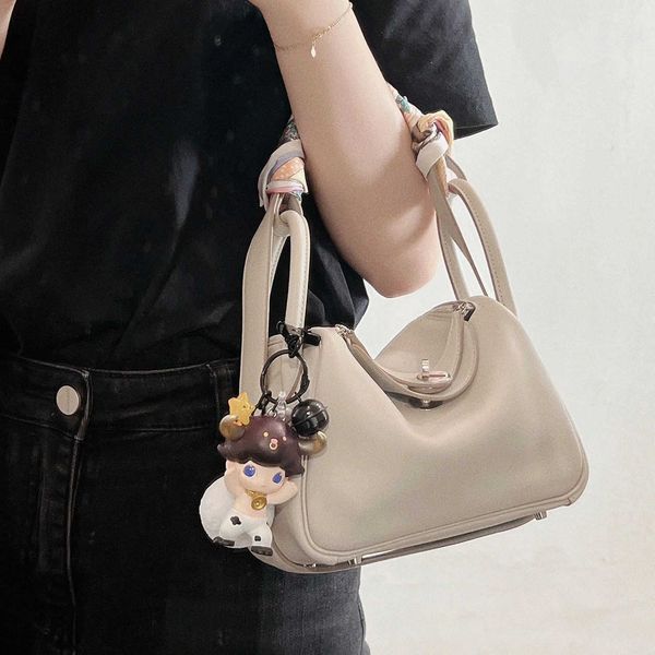 luxury h ermes lindis's bags for sale 2023 new swift lindi women's bag leather mini-doctor one-shoulder cross-body medicine portab
luxury h ermes lindis's bags for sale 2023 new swift lindi women's bag leather mini-doctor one-shoulder cross-body medicine portab
