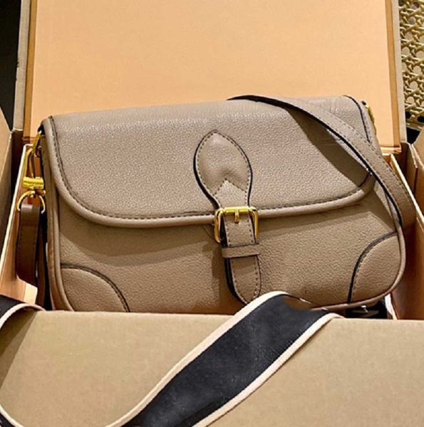 designer bags shoulder bag totes real leather luxury old flower diane baguette handbag large-capacity canvas strap embossed letters colorful
designer bags shoulder bag totes real leather luxury old flower diane baguette handbag large-capacity canvas strap embossed letters colorful