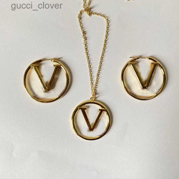 brass luxury brand hollow pendant necklaces gold plated simple love copper ring hollow v letter necklace women designer jewelry, Silver
brass luxury brand hollow pendant necklaces gold plated simple love copper ring hollow v letter necklace women designer jewelry, Silver