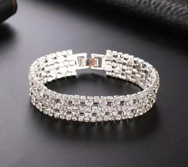 luxury designers womens bracelet fashion beaded five row diamond inlaid classic style retro and elegant suitable for anniversary e6328003, Golden;silver
luxury designers womens bracelet fashion beaded five row diamond inlaid classic style retro and elegant suitable for anniversary e6328003, Golden;silver