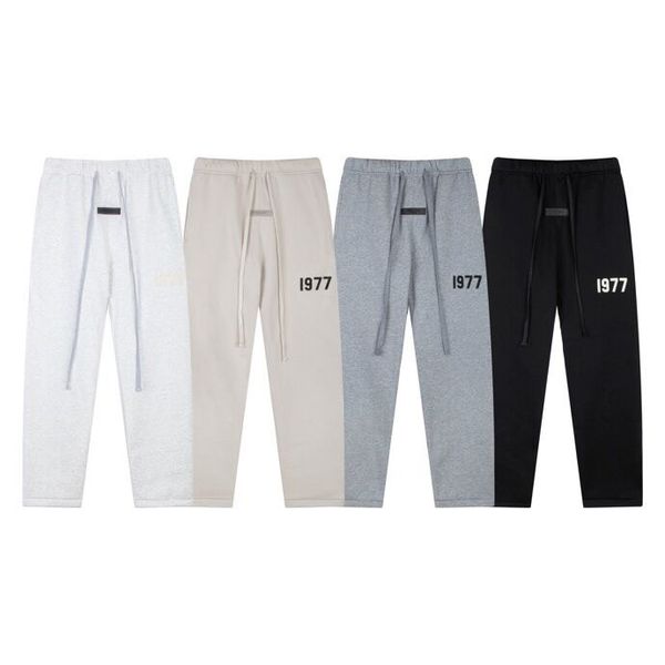 men's jeans women's tattered patches are fashion brand pants women's fashion loose pants h3s7009, Black;brown
men's jeans women's tattered patches are fashion brand pants women's fashion loose pants h3s7009, Black;brown