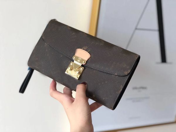 2023 new luxury designer bag women's long wallet folding bag card bag original box brand designer m58102, Red;black
2023 new luxury designer bag women's long wallet folding bag card bag original box brand designer m58102, Red;black