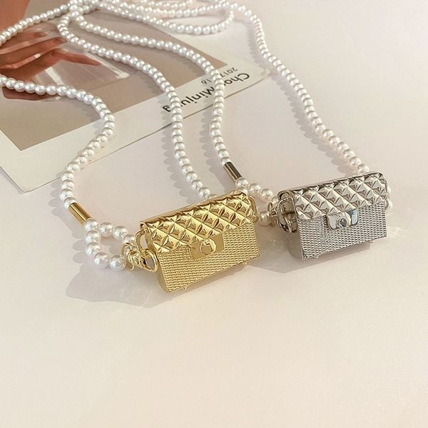 evening bags lady mini metal bag wedding party decoration purse pearl belts crossbody bags women gold silver handbag fashion pouch 230804
evening bags lady mini metal bag wedding party decoration purse pearl belts crossbody bags women gold silver handbag fashion pouch 230804