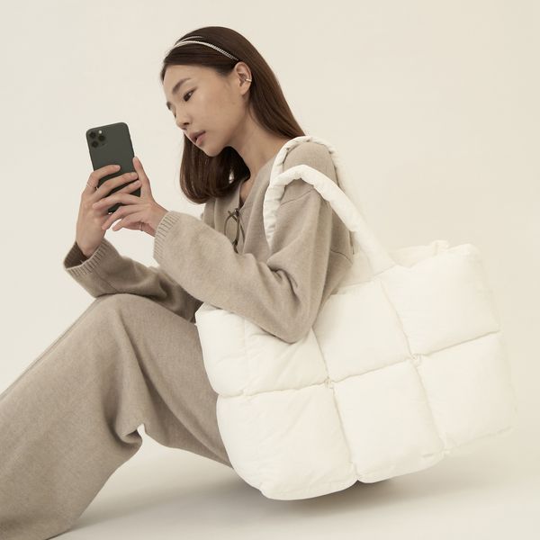 bags puffer tote bag for women quilted puffy handbag light winter down cotton padded shoulder padding
bags puffer tote bag for women quilted puffy handbag light winter down cotton padded shoulder padding