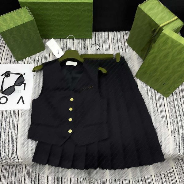 designer women sets girl solid color summer suit two piece dress letter jacquard vest and high waisted folded skirt july28, White
designer women sets girl solid color summer suit two piece dress letter jacquard vest and high waisted folded skirt july28, White