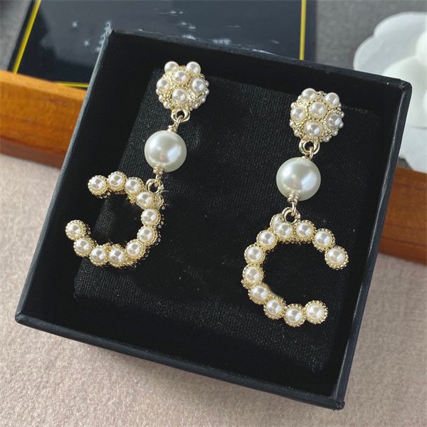 gold tassel designer letters dangle stud ccity long earring silver crystal geometric luxury brand women rhinestone wedding party jewerlry 22, Golden;silver
gold tassel designer letters dangle stud ccity long earring silver crystal geometric luxury brand women rhinestone wedding party jewerlry 22, Golden;silver