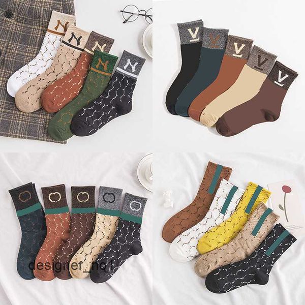 classic letter men women socks indoor outdoor casual stockings 4 pattern breathable cotton couple hosiery''gg''fdqe, Black
classic letter men women socks indoor outdoor casual stockings 4 pattern breathable cotton couple hosiery''gg''fdqe, Black