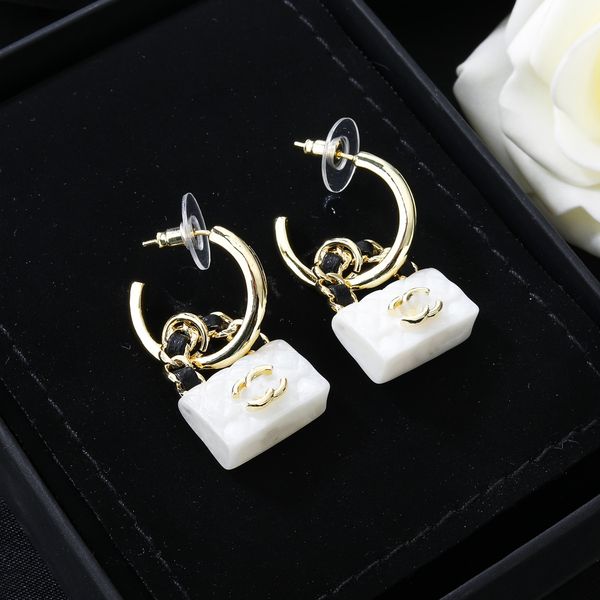 high-quality gold earrings stud c earing luxury women ccity diamond pearl earring designer jewelry woman 66344, Golden;silver
high-quality gold earrings stud c earing luxury women ccity diamond pearl earring designer jewelry woman 66344, Golden;silver