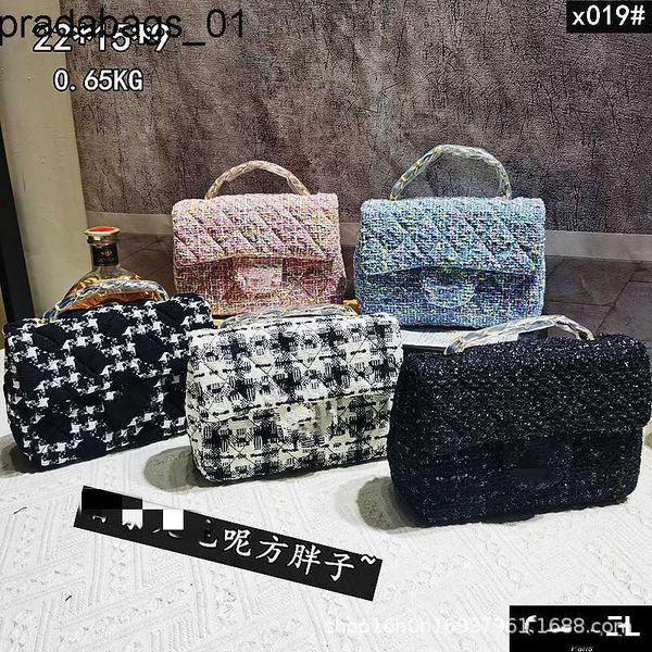 fashion handbag sheepskin single shoulder bag square fat rhombus cross-body bag classic small square bag female
fashion handbag sheepskin single shoulder bag square fat rhombus cross-body bag classic small square bag female