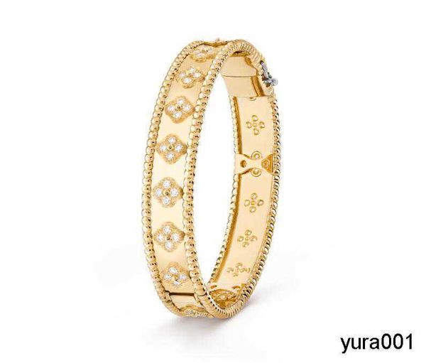 charm bracelets signature bracelet vanclee four-leaf clover star kaleidoscope three-color gold bracelet for womens girls valentine's je, Golden;silver
charm bracelets signature bracelet vanclee four-leaf clover star kaleidoscope three-color gold bracelet for womens girls valentine's je, Golden;silver