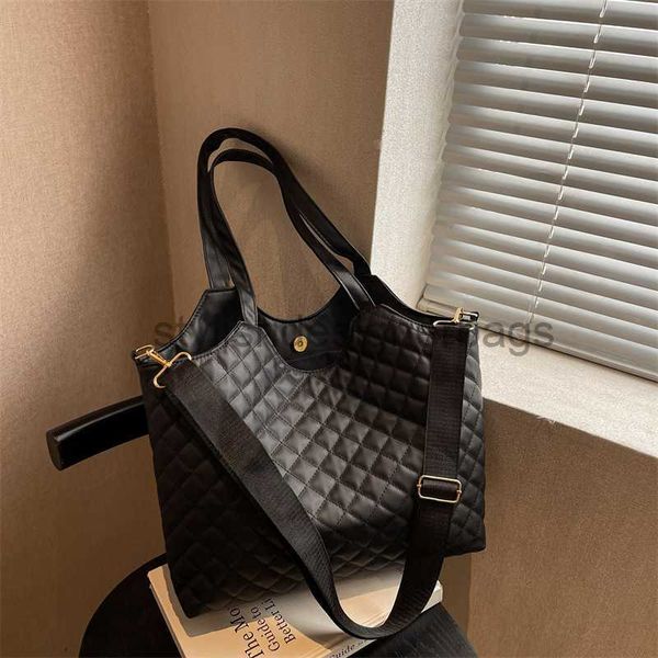 trendy and high capacity bag 2023 autumn new fashion simple lingge french stick foreign style tote for womenstylishdesign
trendy and high capacity bag 2023 autumn new fashion simple lingge french stick foreign style tote for womenstylishdesign