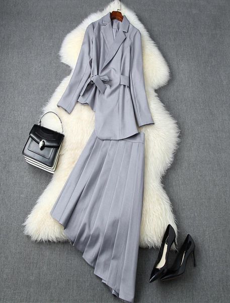 2020 fall autumn long sleeve notchedlapel grey pure color waist belt blazers pleated asymmetry skirt two piece 2 pieces set lag8810791, White
2020 fall autumn long sleeve notchedlapel grey pure color waist belt blazers pleated asymmetry skirt two piece 2 pieces set lag8810791, White