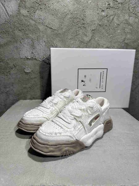 2023 spring and fall womens and mens luxury designer sneaker casual designer sneakers shoes - womens and mens eu size 36-45 shoes sneakers, Red;white