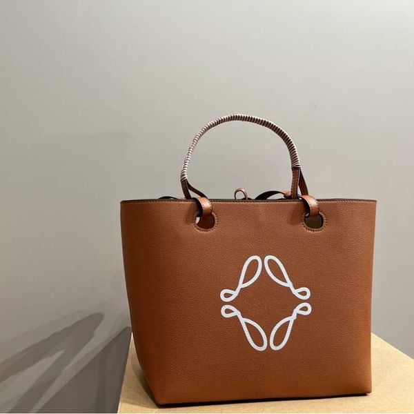 2023 new tote bag water bucket bag leather versatile large capacity shopping bag one shoulder portable vegetable basket shoulder crossbody
2023 new tote bag water bucket bag leather versatile large capacity shopping bag one shoulder portable vegetable basket shoulder crossbody