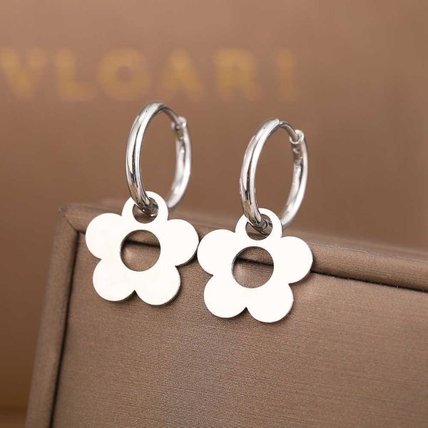 charm stainless steel earrings cute cartoon flower pendants fashion hoop earrings for women jewelry friend wedding gifts r230804, Golden
charm stainless steel earrings cute cartoon flower pendants fashion hoop earrings for women jewelry friend wedding gifts r230804, Golden
