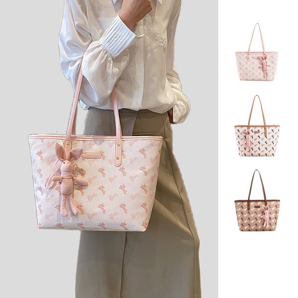 evening bags large capacity tote bag 2023 summer rabbit print women's shoulder fashion handbag versatile underarm 230803
evening bags large capacity tote bag 2023 summer rabbit print women's shoulder fashion handbag versatile underarm 230803