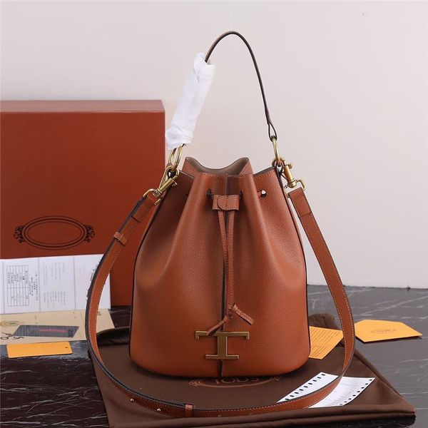 autumn and winter new style first layer of high-quality leather handbag ladies leather luxury bucket bag
autumn and winter new style first layer of high-quality leather handbag ladies leather luxury bucket bag