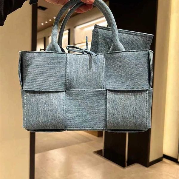 aa totes designer bottegasvenetas arco bags woven a same canvas woven large capacity autumn and winterli
aa totes designer bottegasvenetas arco bags woven a same canvas woven large capacity autumn and winterli