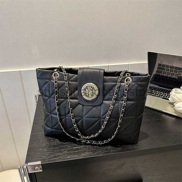 trendy and simple commuter lingge embroidery thread underarm for women 2023 new fashion personalized one shoulder tote trendstylishhandbagss
trendy and simple commuter lingge embroidery thread underarm for women 2023 new fashion personalized one shoulder tote trendstylishhandbagss