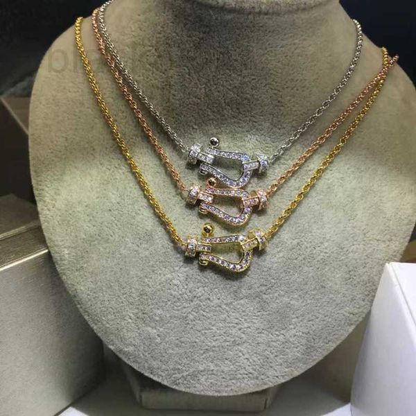 strands, strings designer horseshoe buckle full diamond necklace v gold thickened plated 18k lock bone chain light luxury, versatile, and co, Black
strands, strings designer horseshoe buckle full diamond necklace v gold thickened plated 18k lock bone chain light luxury, versatile, and co, Black