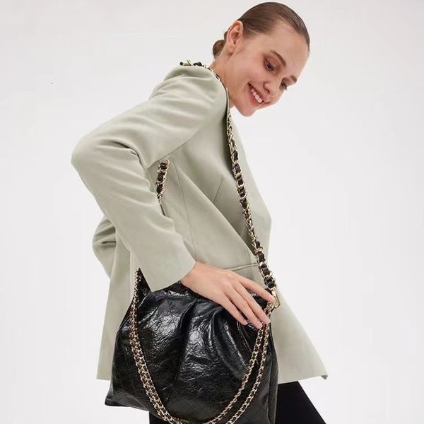 evening bags design women's bags double chain large-capacity garbage bags homeless bags oil wax leather crossbody shoulder tote bags 23
evening bags design women's bags double chain large-capacity garbage bags homeless bags oil wax leather crossbody shoulder tote bags 23