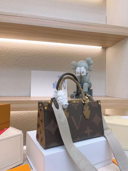 new 2023 fashion shoulder bags classic bag handbag a/b side women leather handbags onthego womens crossbody vintage clutch tote shoulder mes
new 2023 fashion shoulder bags classic bag handbag a/b side women leather handbags onthego womens crossbody vintage clutch tote shoulder mes