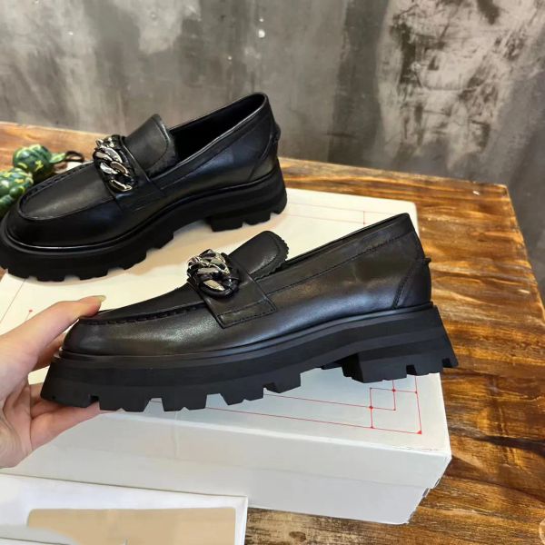 casual shoes wander chelsea boot luxury designer women loafer autumn and winter styles fashion leather rubber hick soled martin boots size 3, Black 
casual shoes wander chelsea boot luxury designer women loafer autumn and winter styles fashion leather rubber hick soled martin boots size 3, Black