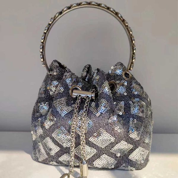 2023 new chessboard denim shoulder tassel drawstring bucket bag fashion sequins lingge lady handbag 230804
2023 new chessboard denim shoulder tassel drawstring bucket bag fashion sequins lingge lady handbag 230804