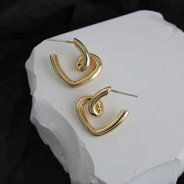 charm silver color simple heart shape-shape small stud earrings glamorous women girls fashion jewelry party accessories r230804, Golden
charm silver color simple heart shape-shape small stud earrings glamorous women girls fashion jewelry party accessories r230804, Golden