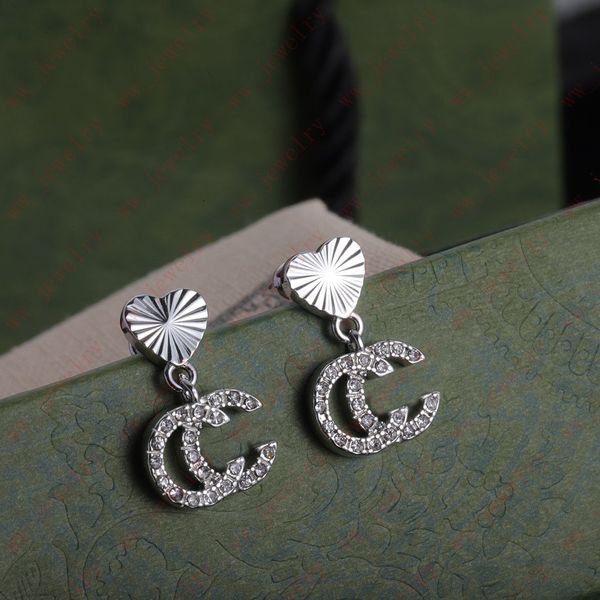 designer simple fashion silver heart-shaped inlaid zircon alphabet pendant charm women's earrings stud, personalized ear bracket, weddi, Golden
designer simple fashion silver heart-shaped inlaid zircon alphabet pendant charm women's earrings stud, personalized ear bracket, weddi, Golden