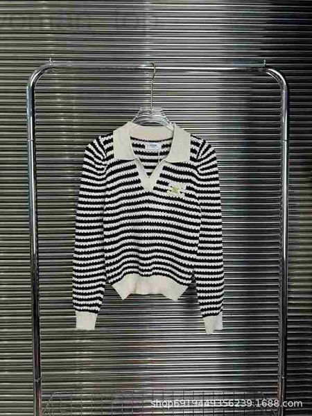 women's t-shirt designer ce home 23 early autumn new small focus design trendy brand v-neck contrast stripe hollow long sleeve knit 988, White
women's t-shirt designer ce home 23 early autumn new small focus design trendy brand v-neck contrast stripe hollow long sleeve knit 988, White