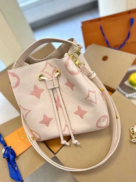 7a designer bags womens genuine leather shoulder embossing totes handbag purse crossbody bag bucket bag handbags tote wallets niche high sen
7a designer bags womens genuine leather shoulder embossing totes handbag purse crossbody bag bucket bag handbags tote wallets niche high sen