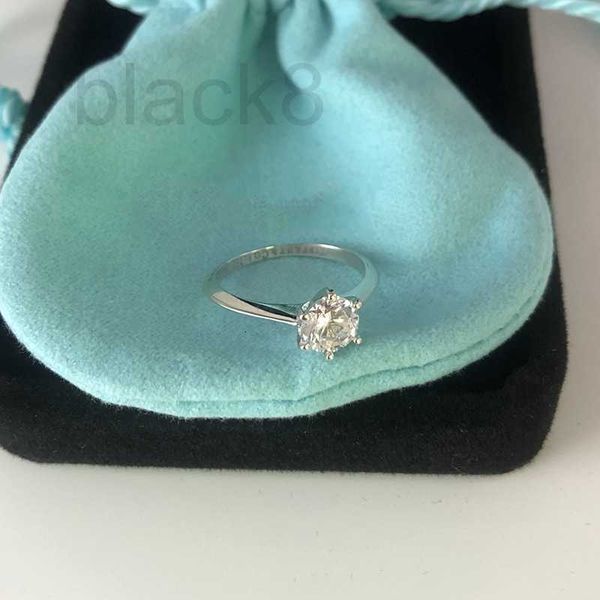band rings designer s925 sterling silver six claw diamond ring imitation ring female wedding proposal couple ring n2rt
band rings designer s925 sterling silver six claw diamond ring imitation ring female wedding proposal couple ring n2rt