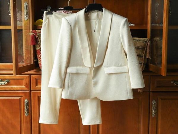 fashion style original design women039s two piece pants business attire embossing shawl collar one button blazer 9230992, White
fashion style original design women039s two piece pants business attire embossing shawl collar one button blazer 9230992, White