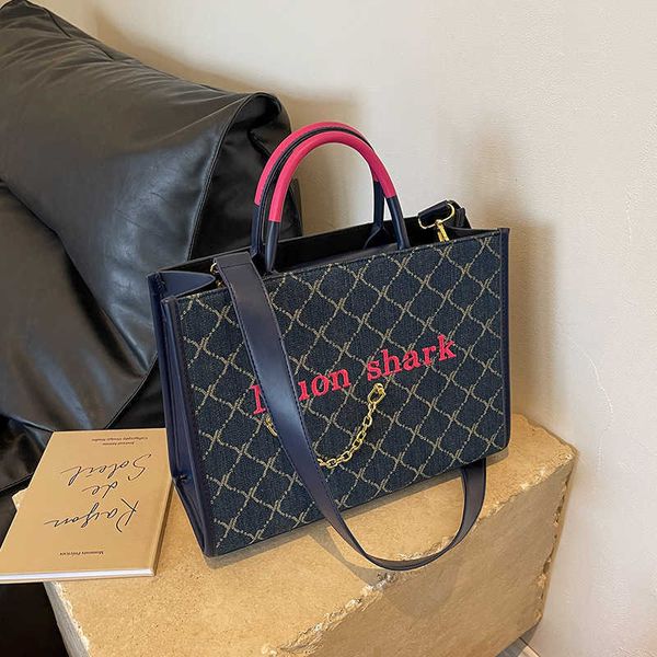 fashion commuter large-capacity bags fall and winter new casual versatile crossbody bag fashion handheld tote bag 0809
fashion commuter large-capacity bags fall and winter new casual versatile crossbody bag fashion handheld tote bag 0809