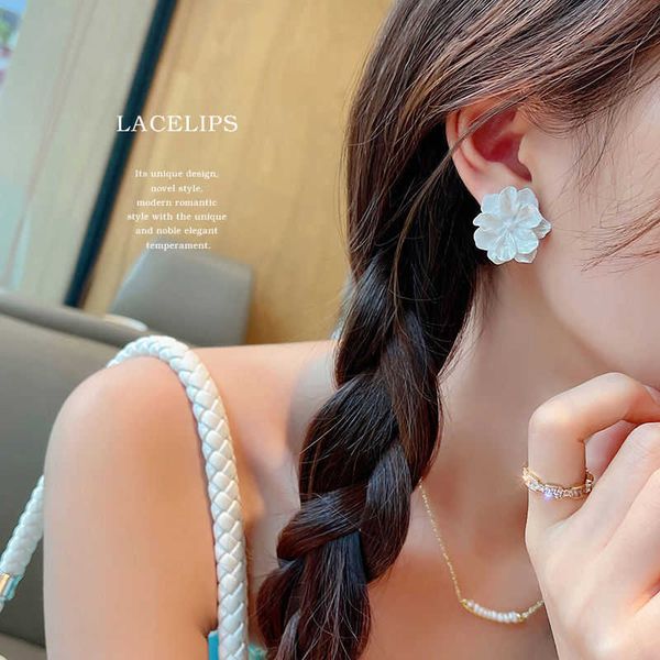 charm white flower stud earrings for women flower earring new modern fashion cute teens girl party jewelry accessories r230804, Golden
charm white flower stud earrings for women flower earring new modern fashion cute teens girl party jewelry accessories r230804, Golden