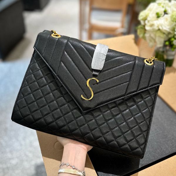30cm caviar calfskin leather women designer flap message bag gold/silver/black letters metal hardware chain high-capacity square shoulder ha
30cm caviar calfskin leather women designer flap message bag gold/silver/black letters metal hardware chain high-capacity square shoulder ha
